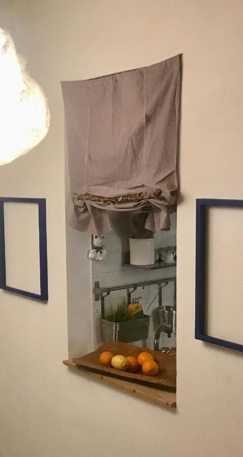 Cioccolatino. Il Ritrovo Degli Artisti A Appartement Genua